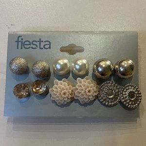 Set of earrings